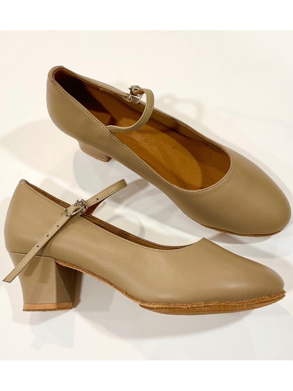 VERY FINE Dancesport Shoes C Series Tan Leather Size 7.5 LIKE NEW